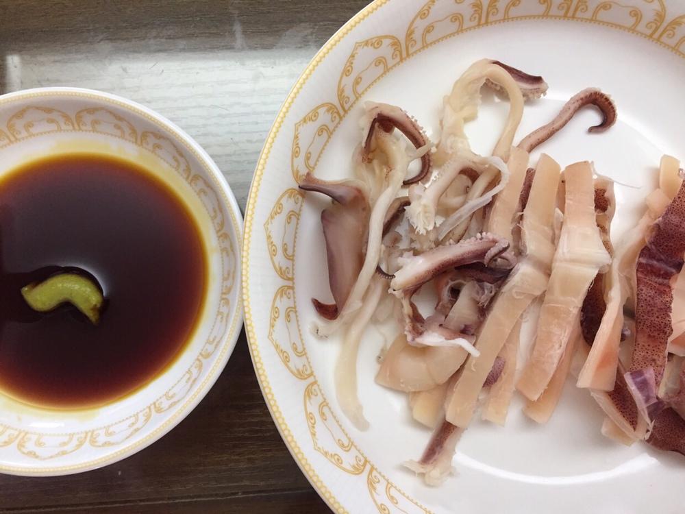 【潮汕小吃】操作简单的白灼南澳宅鱿鱼干的做法