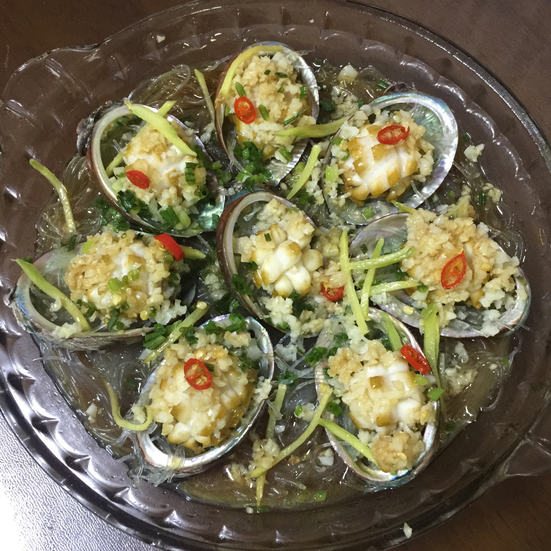 蒜蓉粉丝蒸鲍鱼
