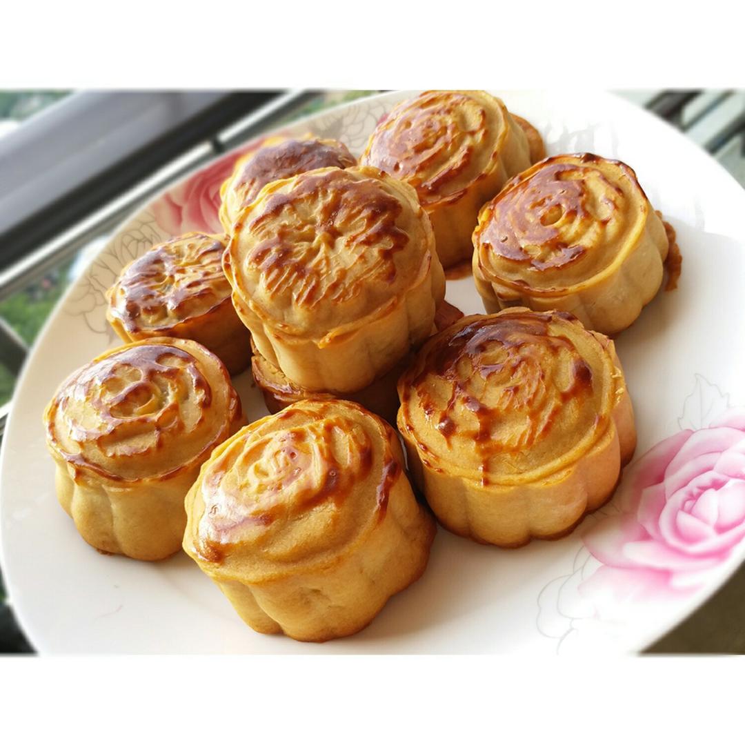 广式月饼—蛋黄芝麻月饼