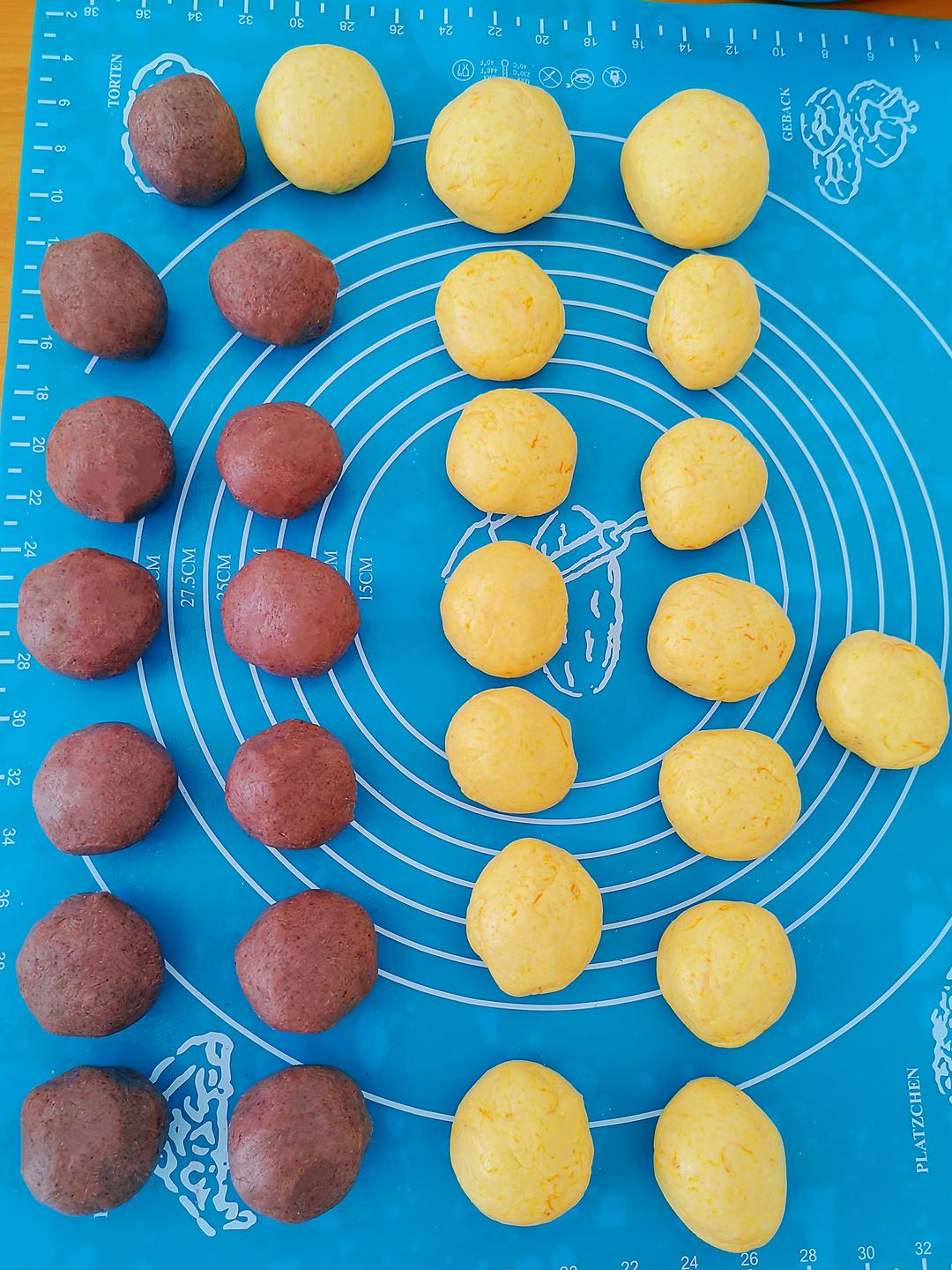 用南瓜做的南瓜豆沙包的做法 步骤17