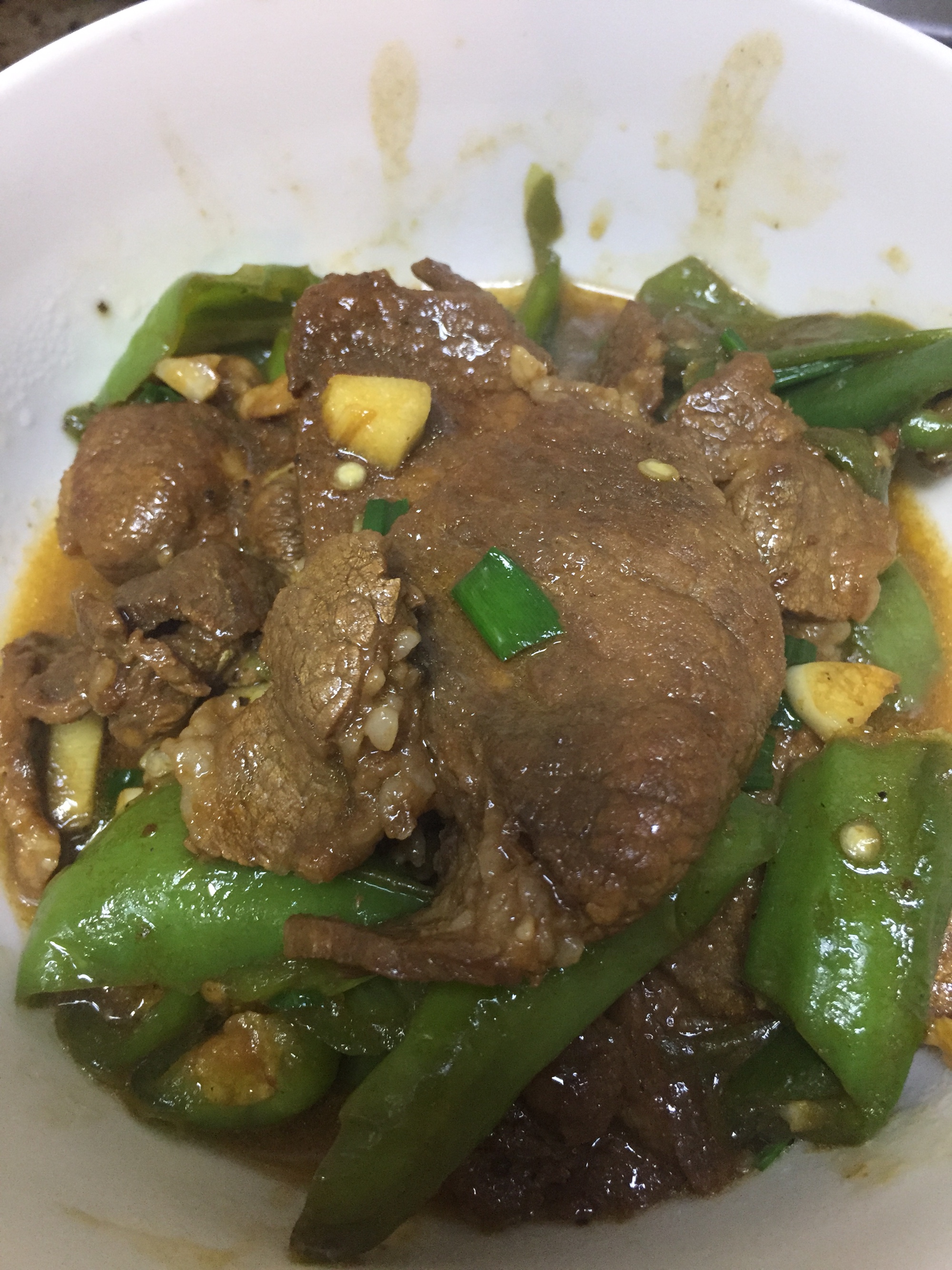 黑胡椒煨梅子肉的做法