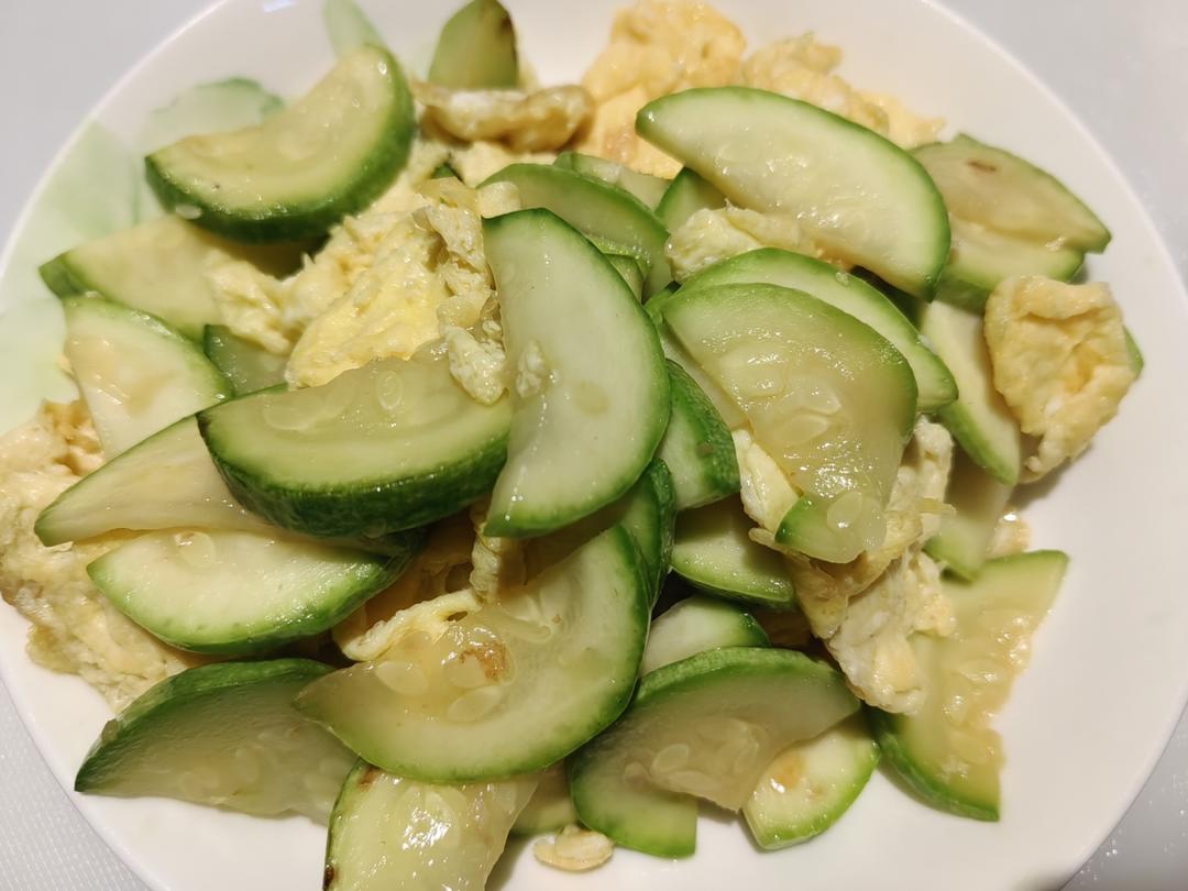 清香的西葫芦炒鸡蛋