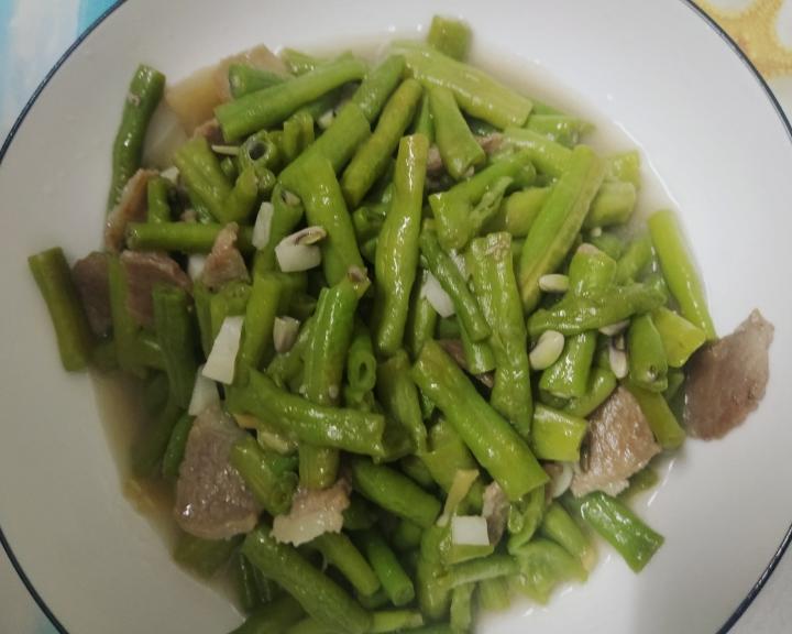长豆角炒肉的做法