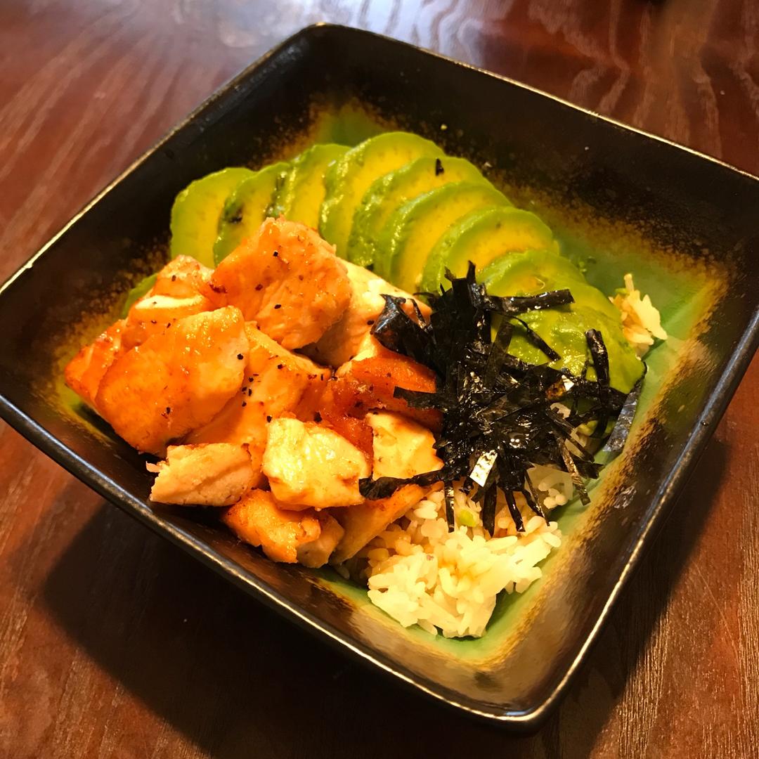 三文鱼牛油果拌饭