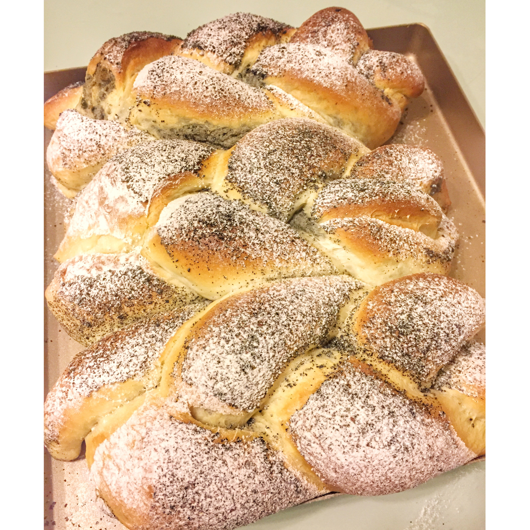 黑芝麻奶酥排包