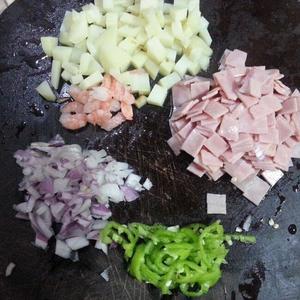 土豆火腿焗饭的做法 步骤2