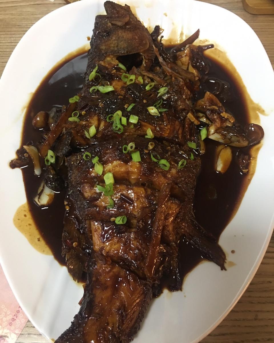 干烧鲈鱼