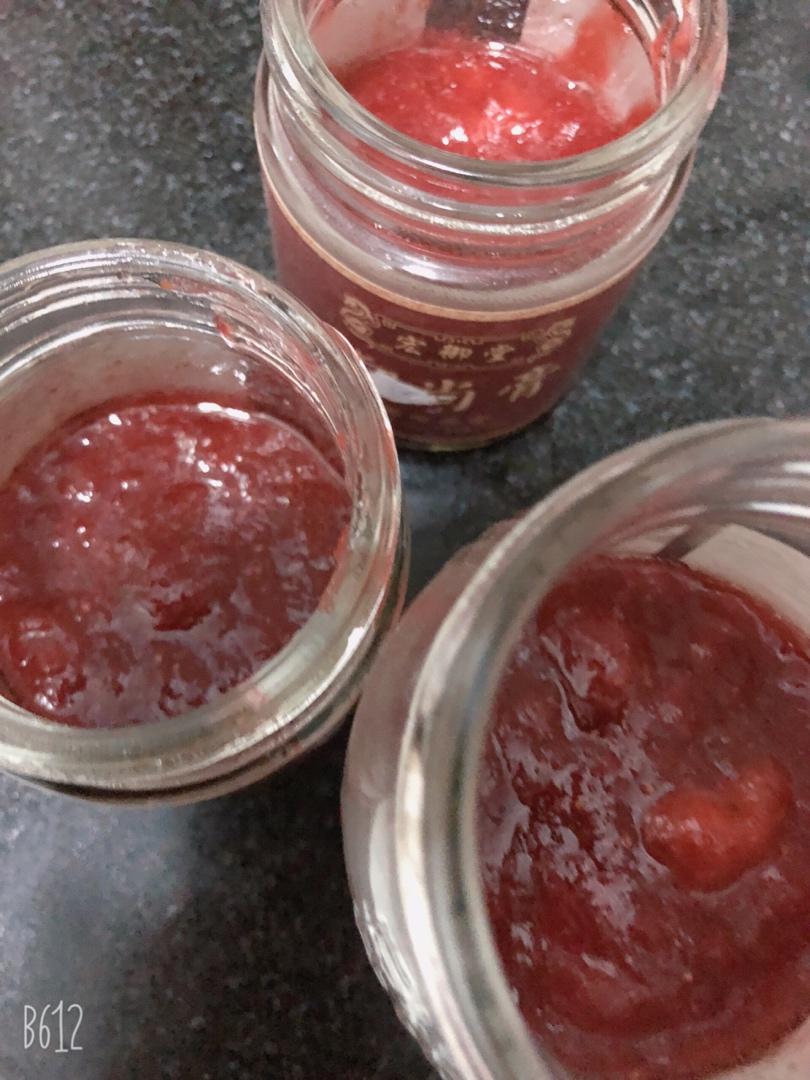 草莓季🍓还在买草莓酱？想不想吃整粒草莓还能保存超长时间透明高颜值的草莓果酱？疫情实现的草莓自由，自己做好吃百倍！（超级详细的视频步骤）