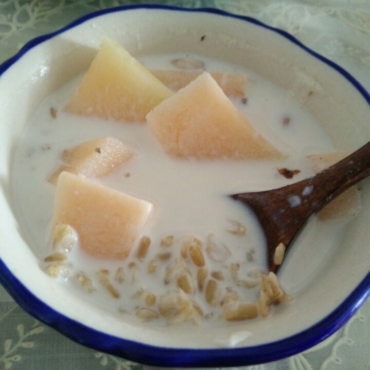 牛奶燕麦粥