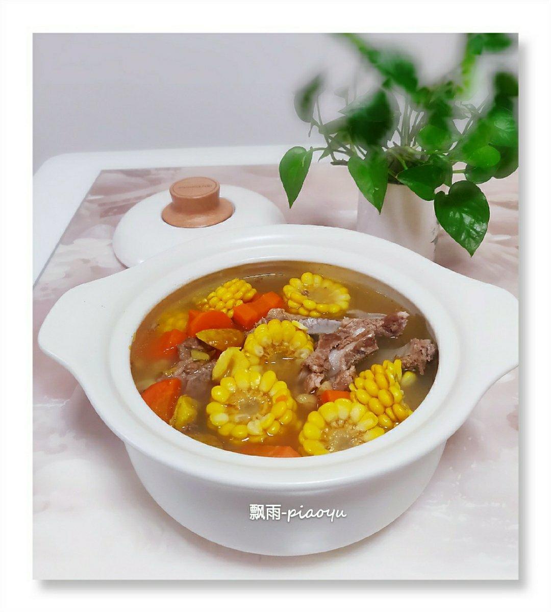 秋日暖汤～秋栗玉米胡萝卜肉骨汤