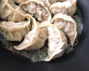 冰花锅贴饺子的做法 步骤12