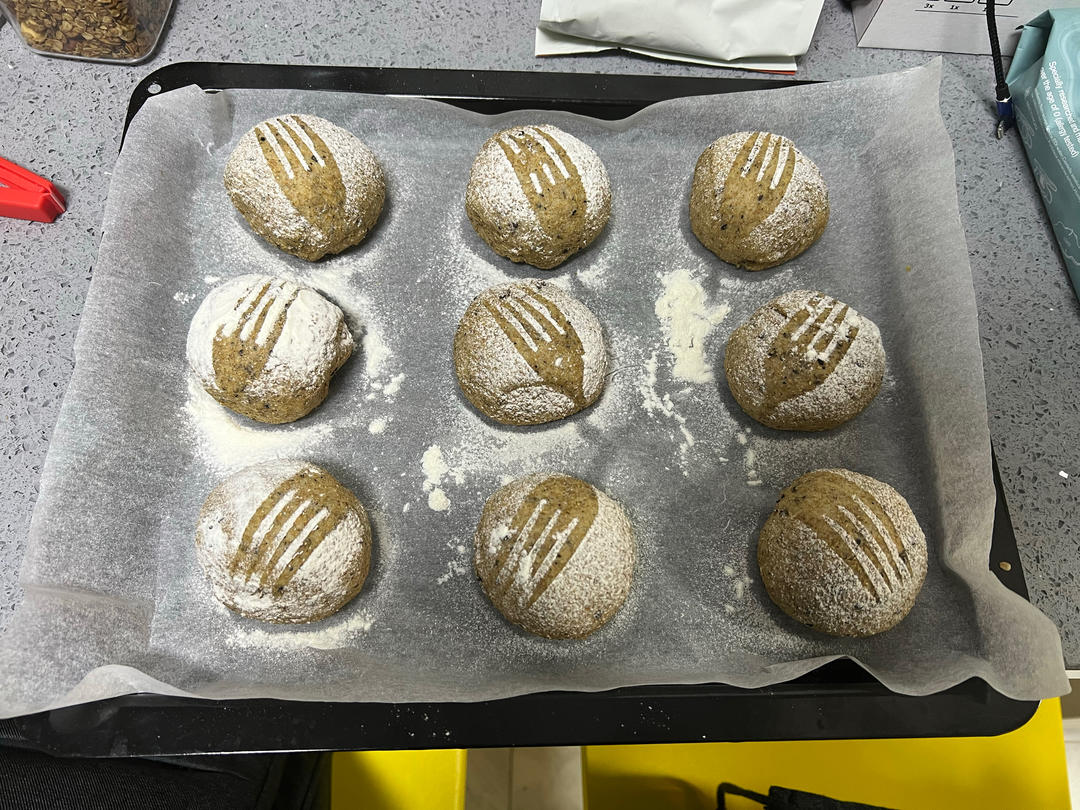100%全麦黑芝麻餐包（一次发酵）