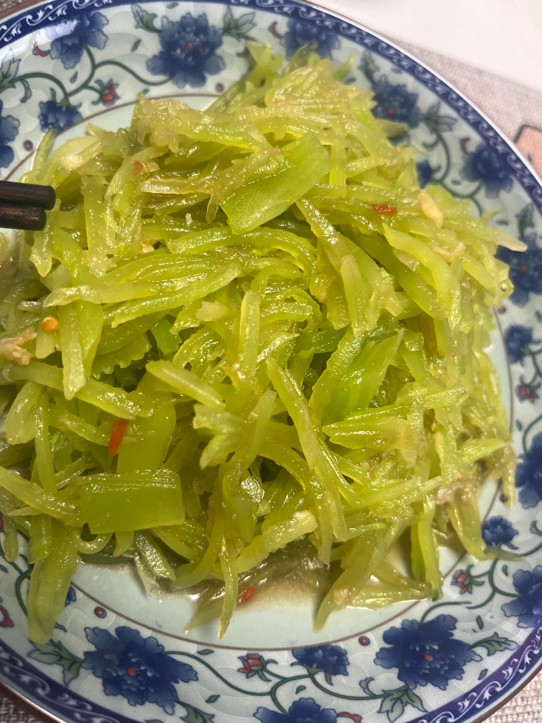 想告诉全世界，这菜太解腻！爽脆开胃的莴笋丝
