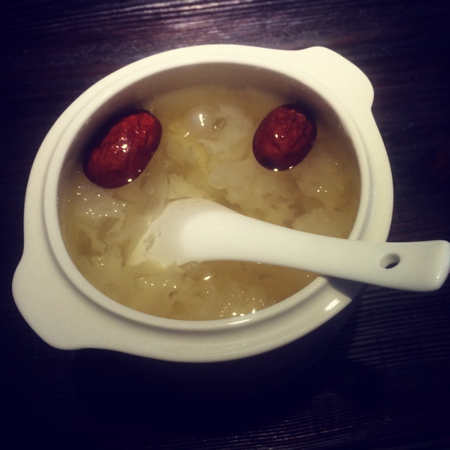 皂角米红枣银耳羹
