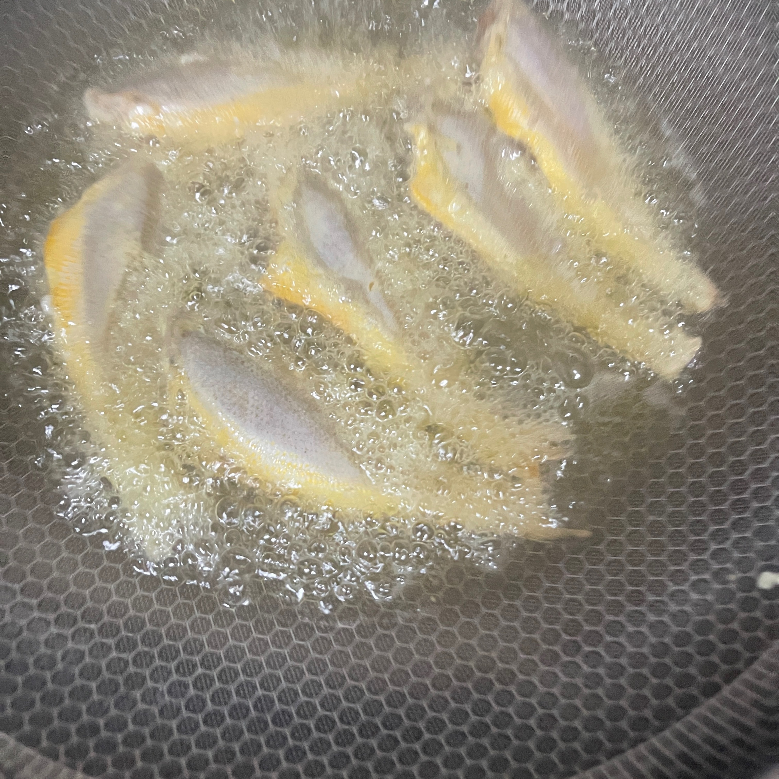 干炸小黄鱼的做法 步骤9