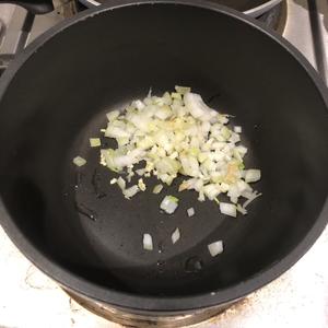 意式豌豆烩饭risotto的做法 步骤2