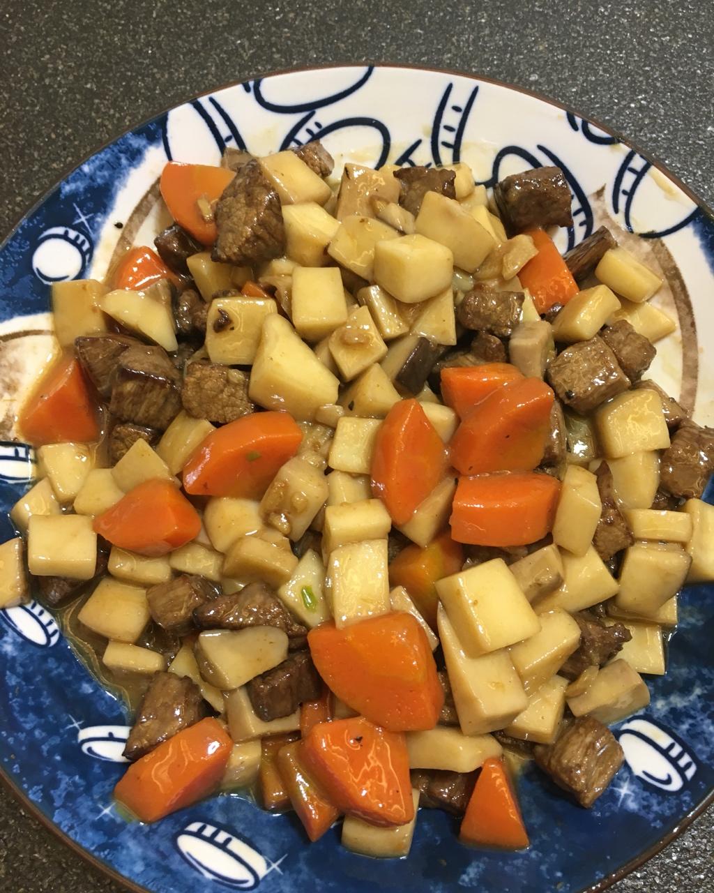 家常菜~杏鲍菇烧牛肉粒