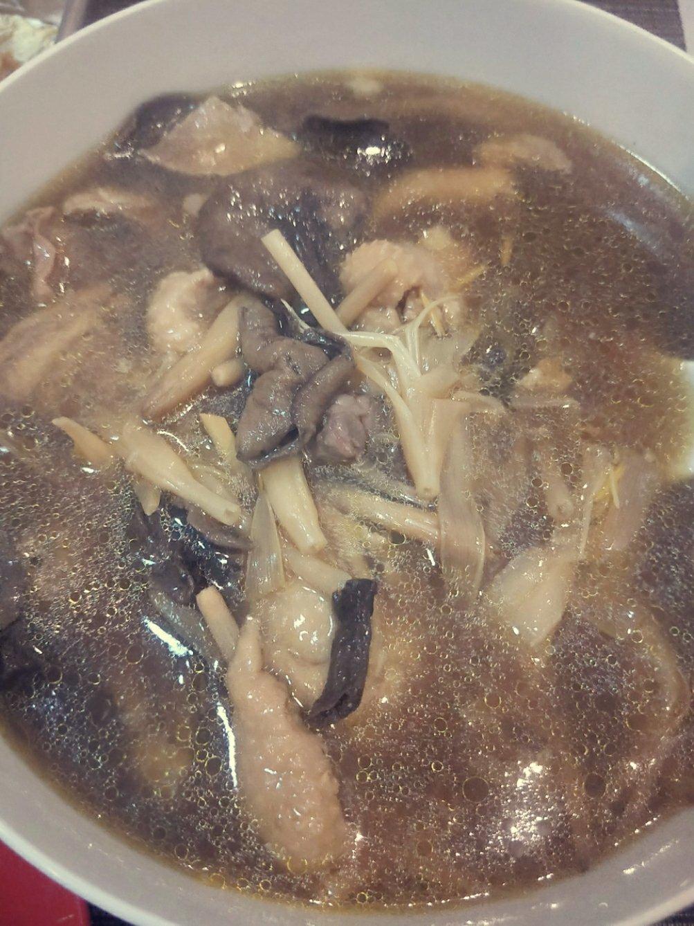 简单快手营养的山药猪肚鸡汤(养胃佳品)