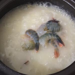 鲜虾砂锅粥（孕妇月子餐）的做法 步骤6