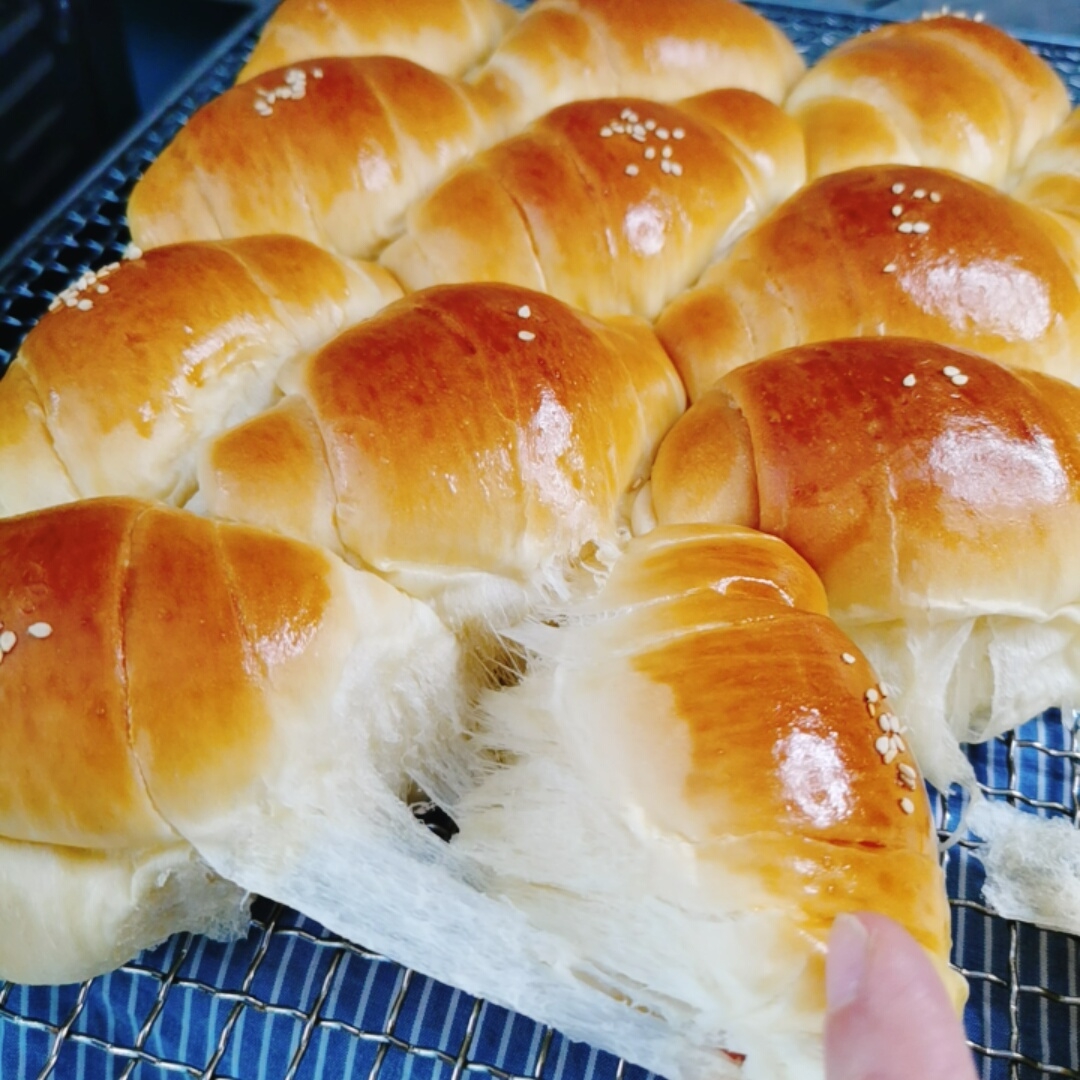 超拉丝奶香面包卷柔软小餐包的做法