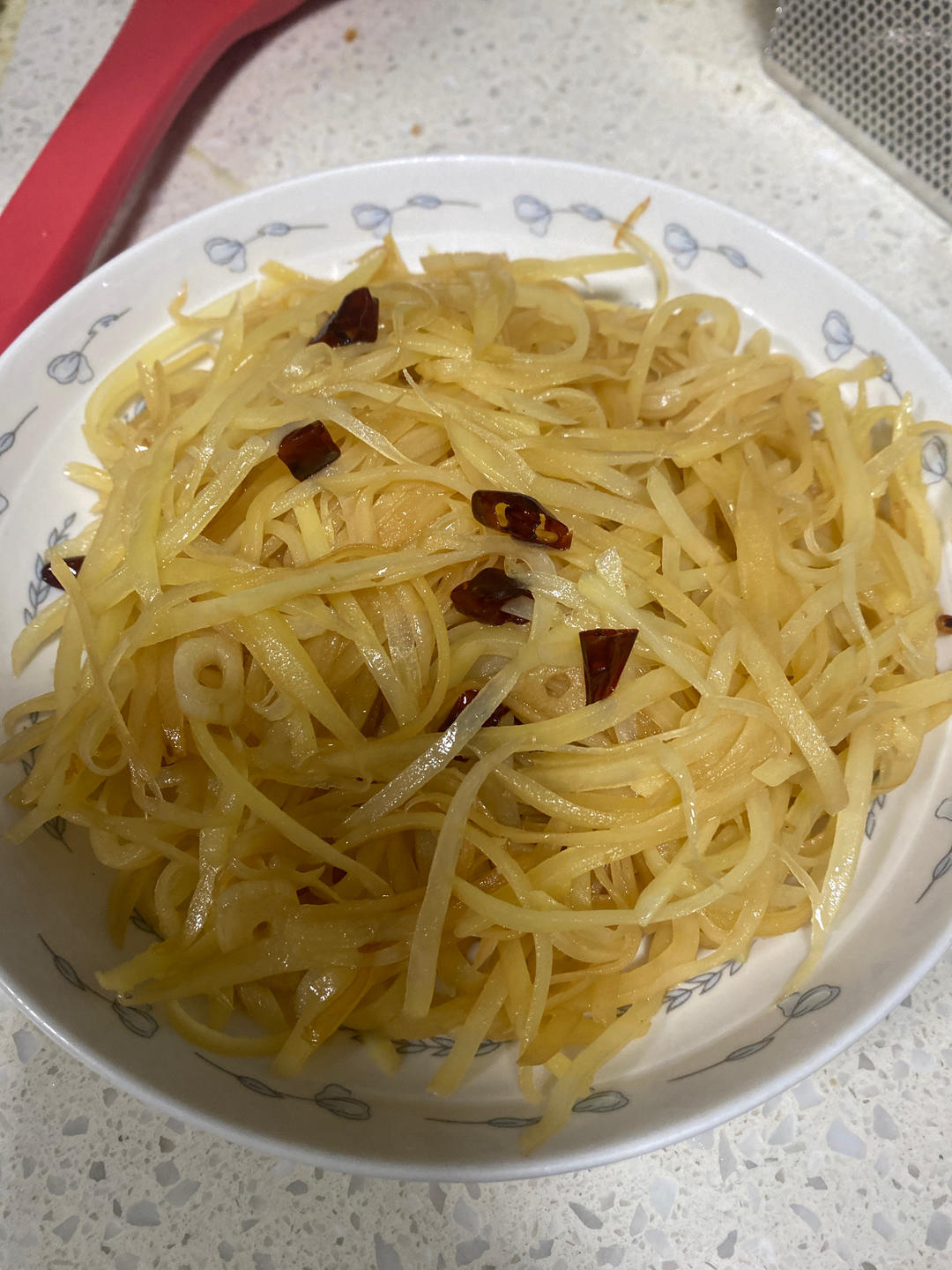 厨师长教你：“炝炒土豆丝”的家常做法，口感爽脆