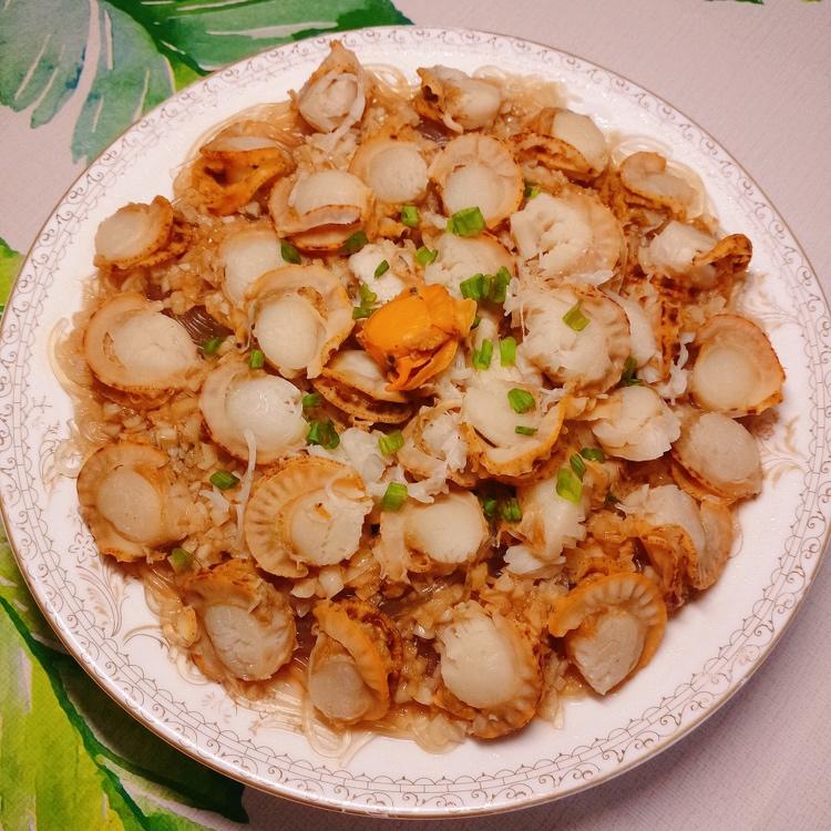 蒜蓉粉丝蒸扇贝粉丝入味有诀窍