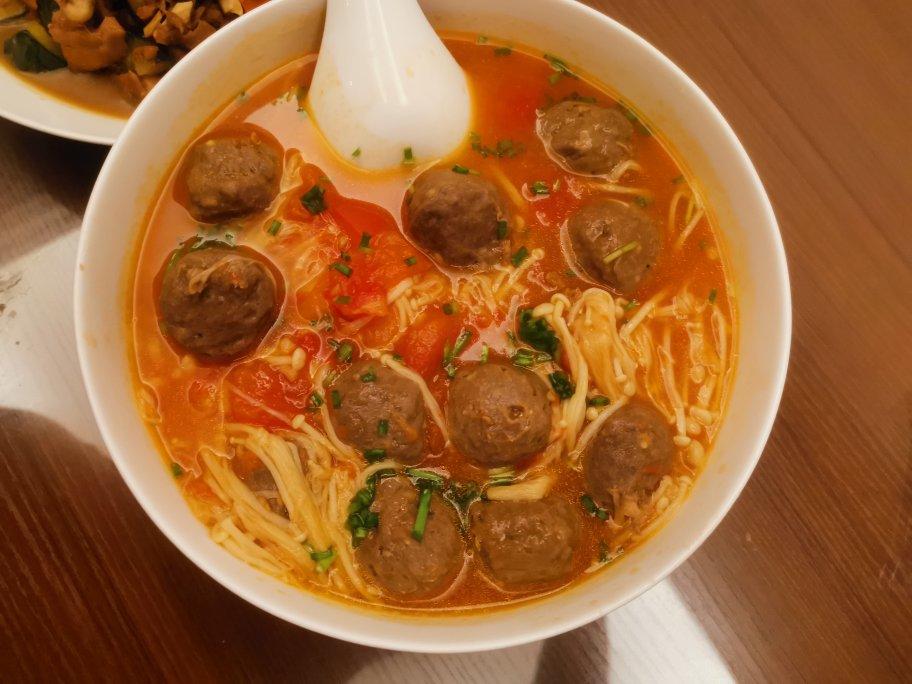 番茄金针菇牛肉丸