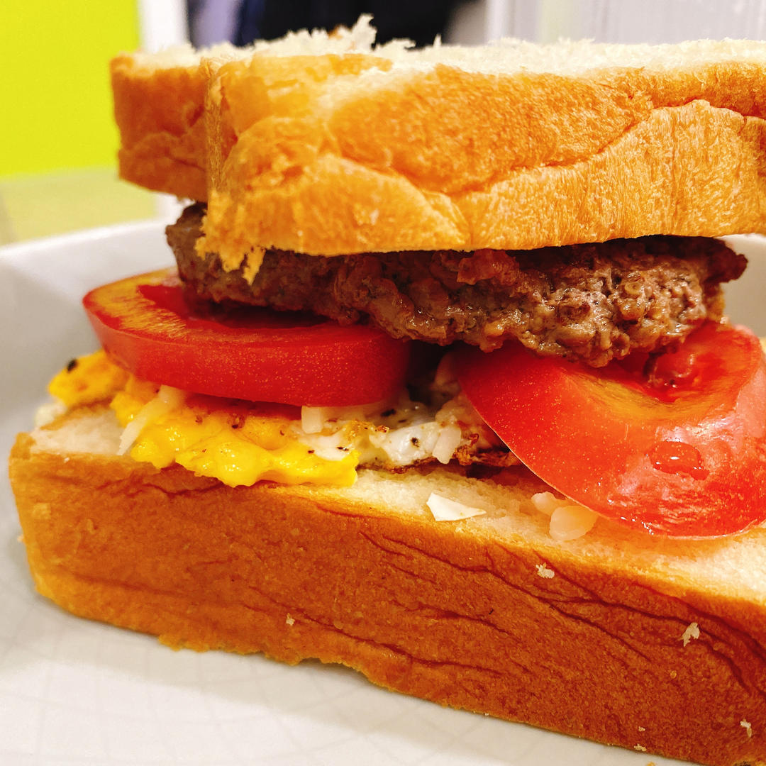 真正的牛肉饼汉堡🍔【超级好吃啊！！！】宝妈一定要收藏！可以隔夜做好睡懒觉的早餐！