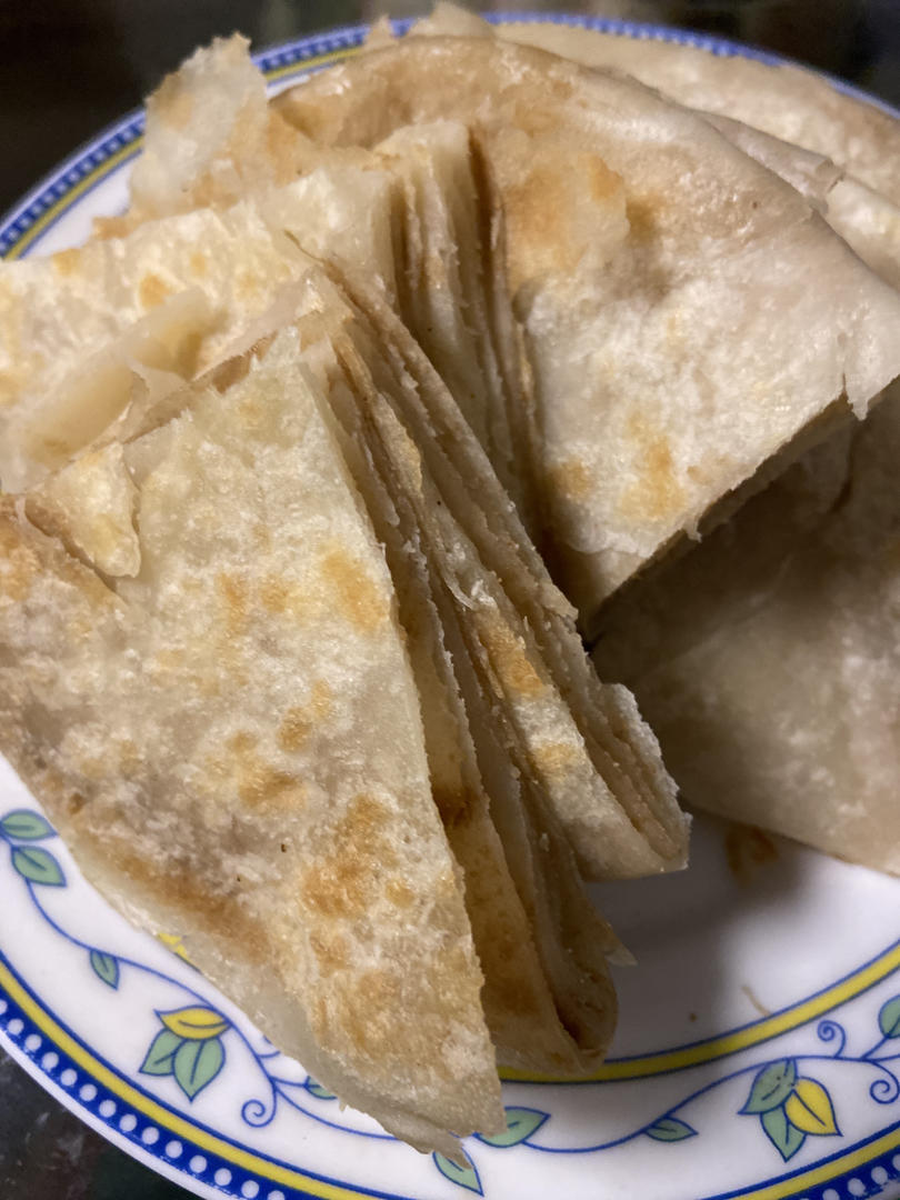 烙饼不硬的小窍门 掌握了你也能看出柔软多层凉了不硬的小油饼