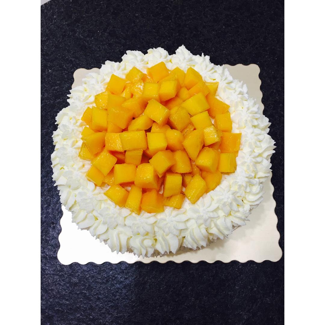 奶油水果装饰蛋糕