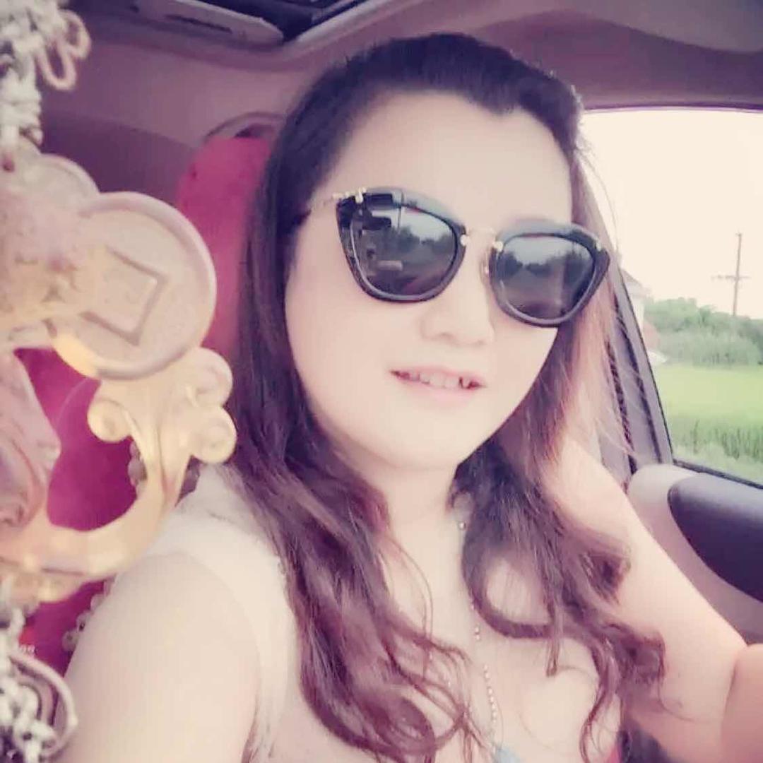 淡淡的佛系女子