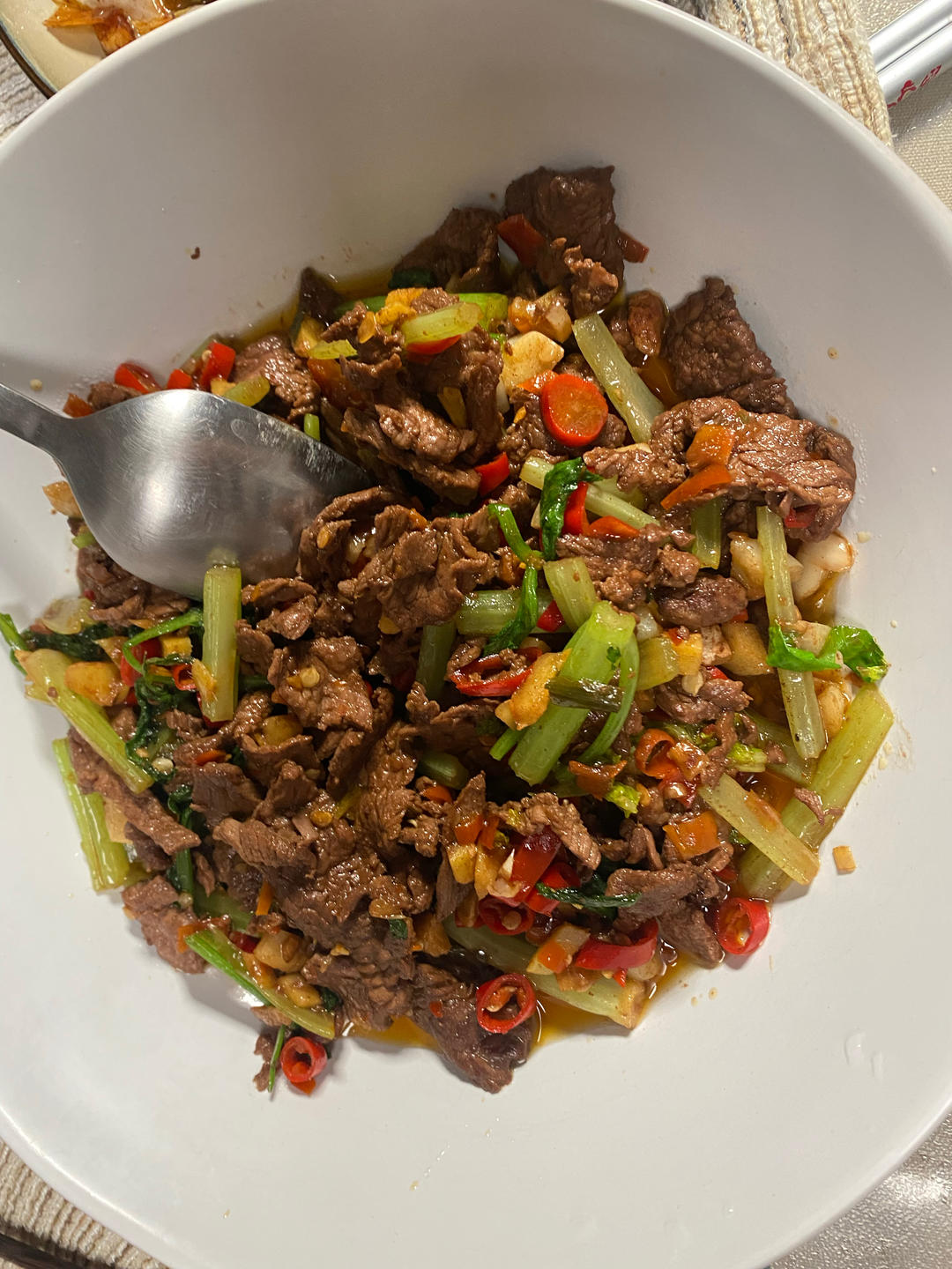很嫩的小炒芹菜黄牛肉