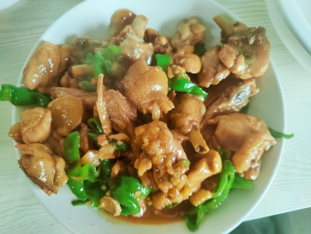 简易版三杯鸡,微甜微辣很好吃!的做法
