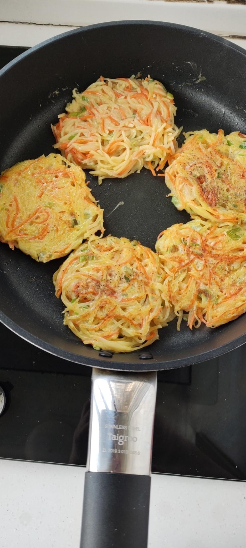 土豆饼(土豆胡萝卜丝饼)