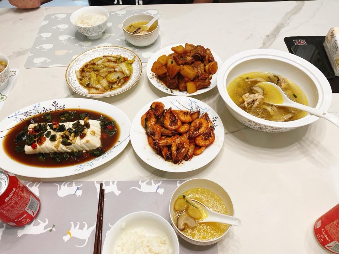 奶奶教的鲜香肥美香菇炖鸡汤