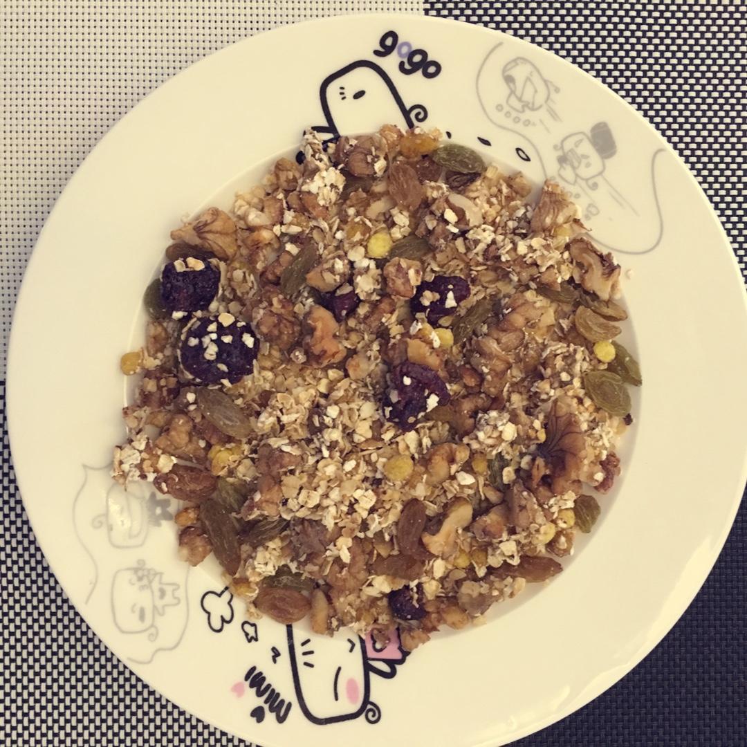 不添加糖油的香蕉核桃格兰诺拉麦片granola