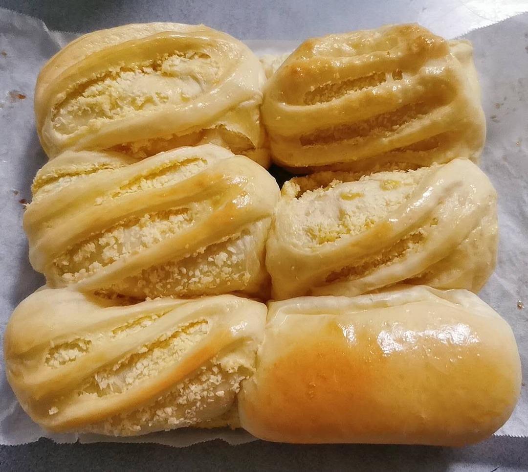 奶香椰蓉面包卷的做法