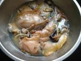 河蚌咸肉竹笋汤的做法 步骤2