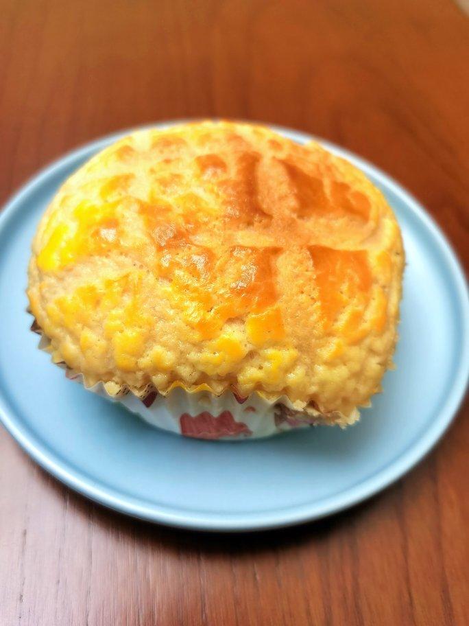 好吃到炸裂的港式菠萝包（附带制作酥皮的小视频）