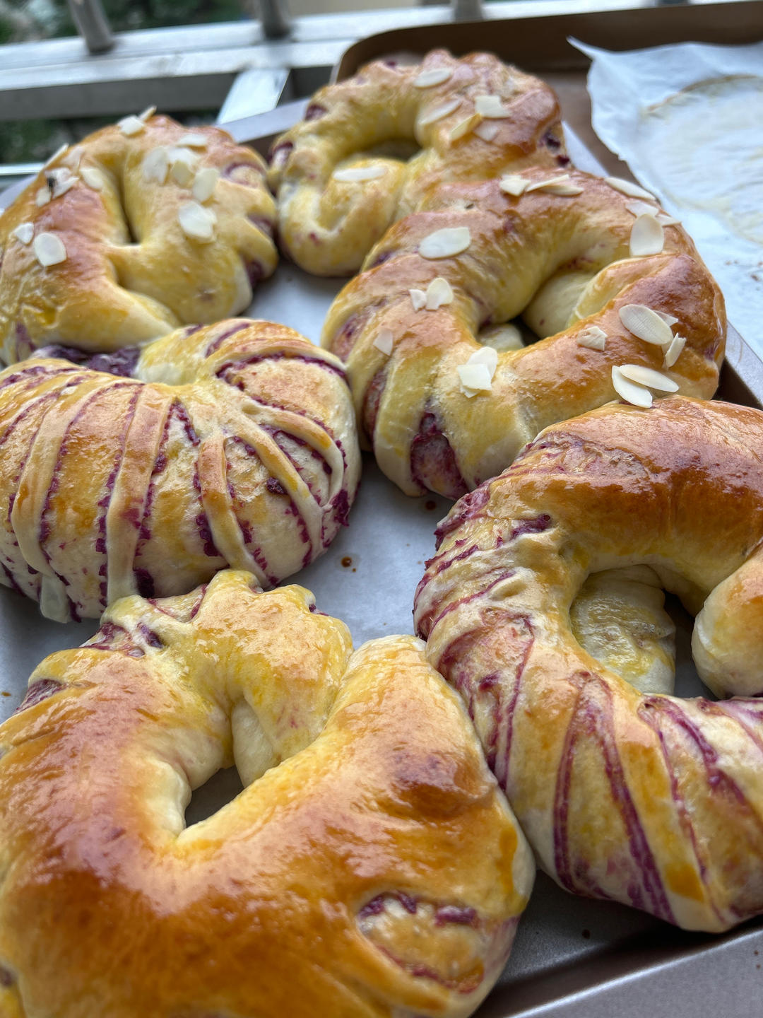 入门级不用揉出膜的手撕紫薯面包无黄油版