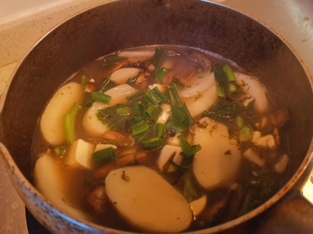 蘑菇煨豆腐（快手菜）