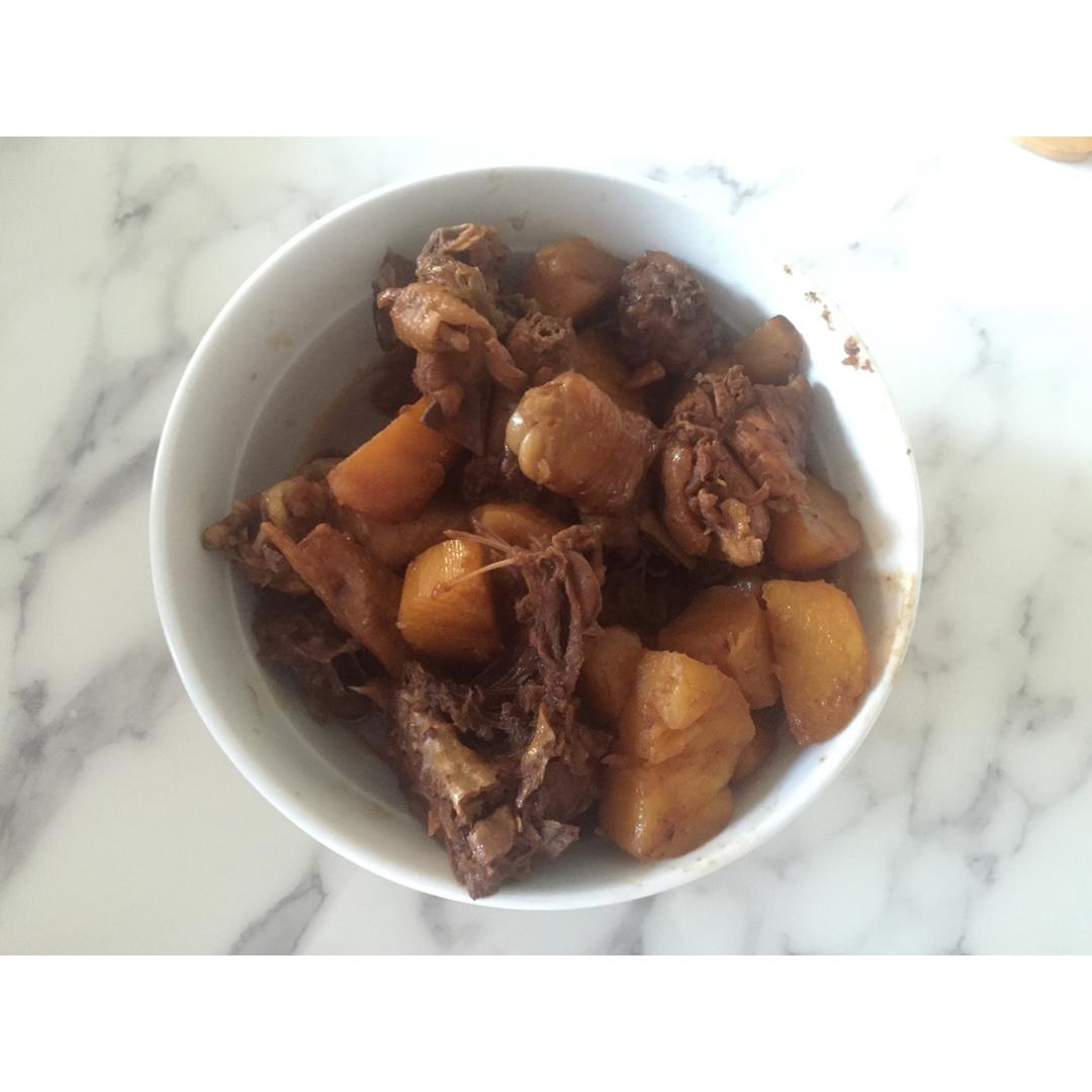 土豆炖鸡块