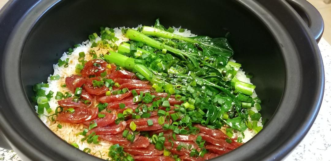 腊味煲仔饭，20分钟饭菜同出