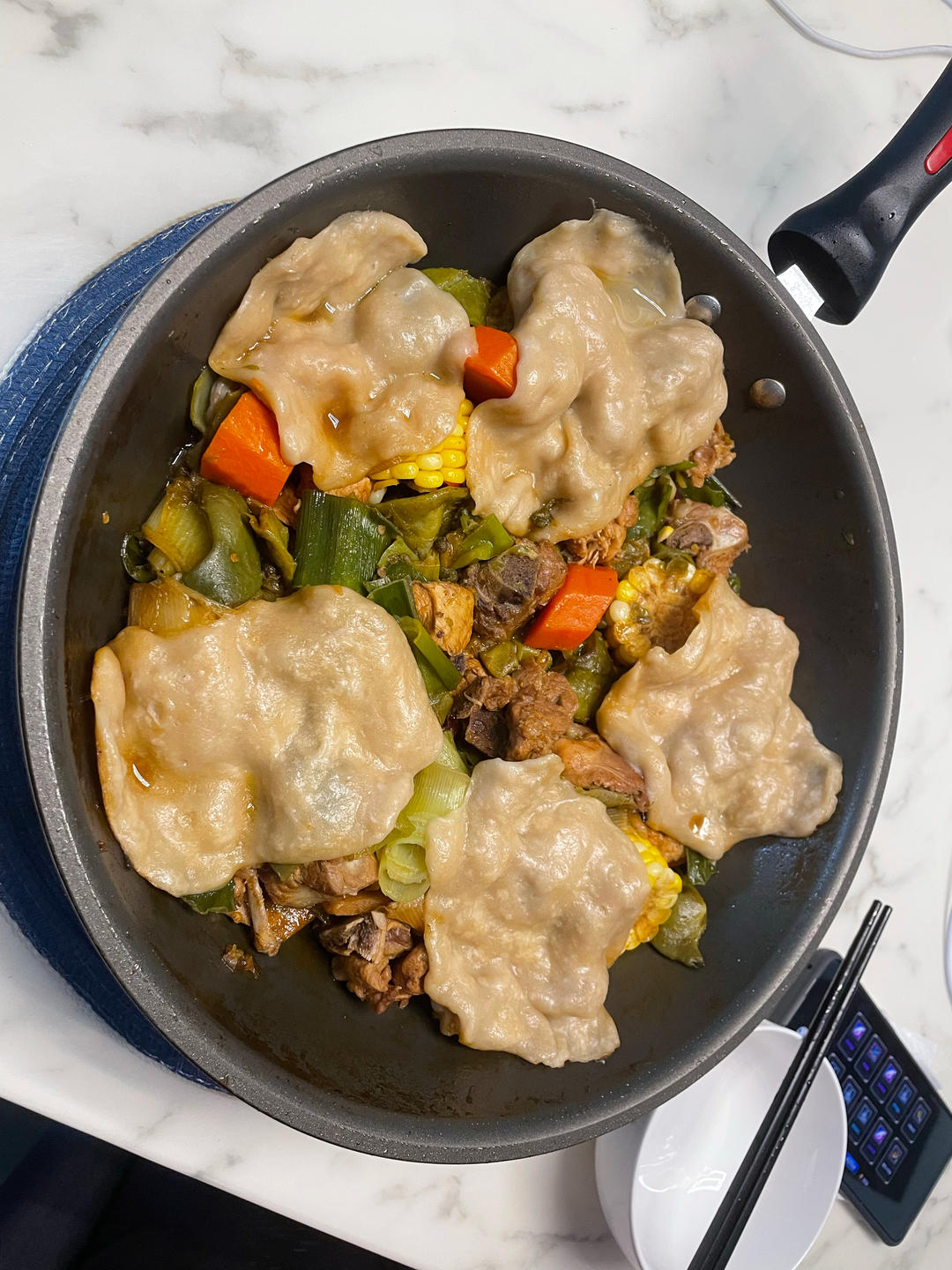 地锅鸡，教你贴饼子好吃的小技巧~