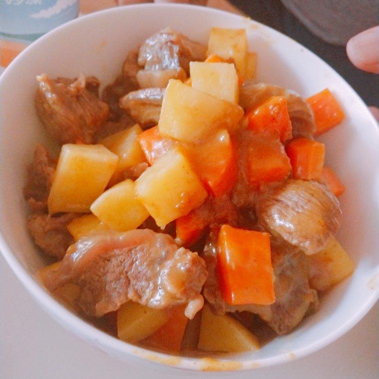 日式咖喱牛肉饭