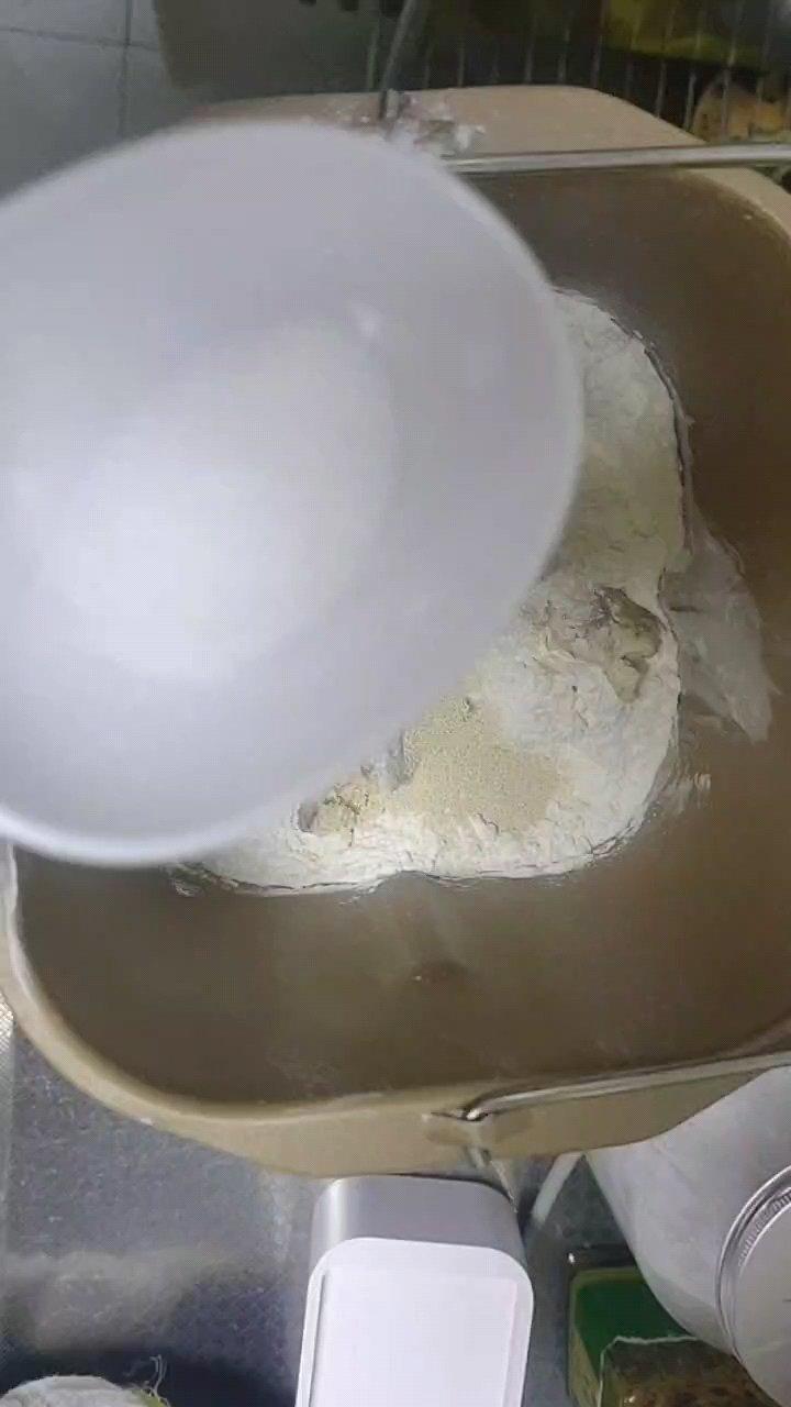 纯奶手撕吐司的做法 步骤1