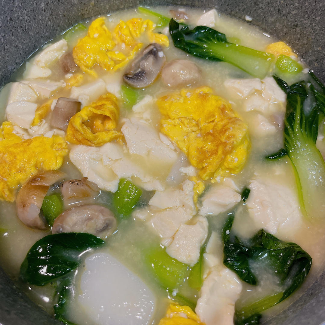 明明是素汤 却鲜得像鸡汤一样的「口蘑汤」