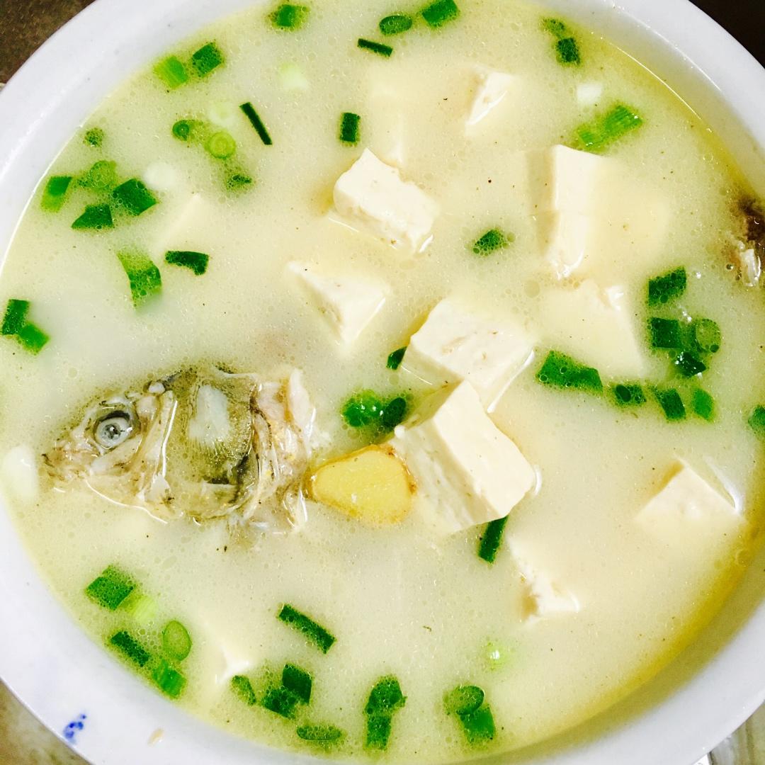 奶白鲫鱼豆腐汤|一条鱼最后的温柔