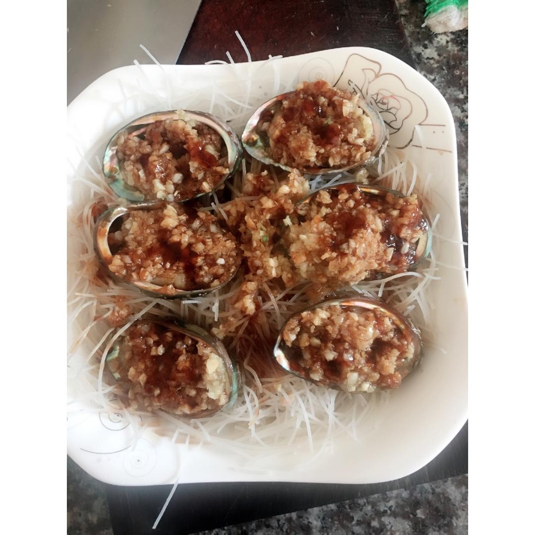 蒜蓉粉丝蒸鲍鱼