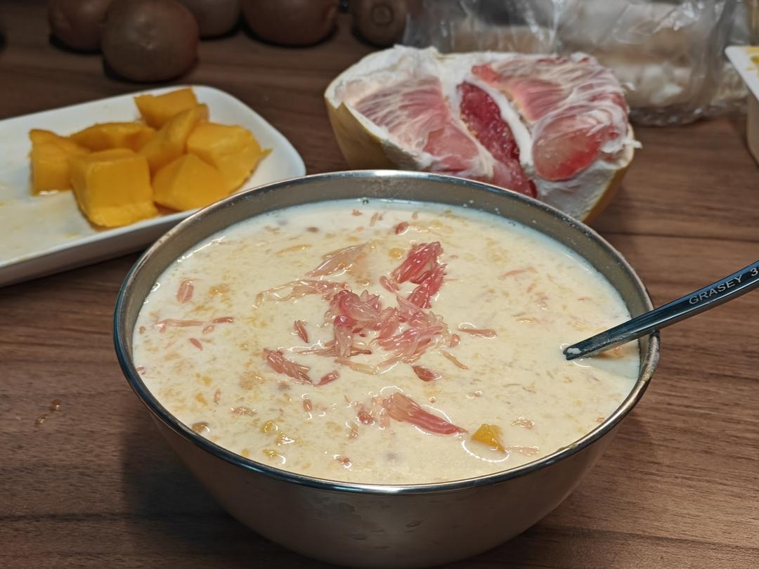 港式甜品——杨枝甘露(芒果西米露)附芒果花切法